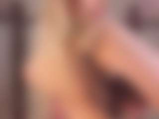 Live cam show with Silknsin777 - Smoking on Camsoda