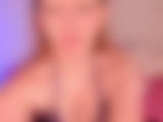 Live cam show with Violette-rouse - Dildo Or Vibrator on Camming Site