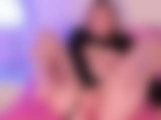 Live cam show with Violette-rouse - Tease on Camsoda