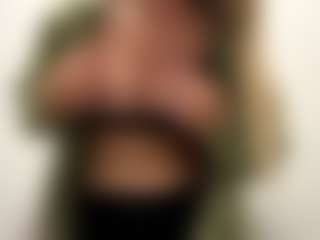 AleaseDedinas's Live Sex Cam Show