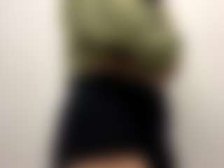 Live cam show with AleaseDedinas - Dildo Or Vibrator on Camming Site