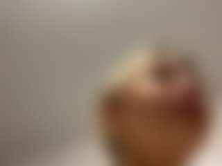 Live cam show with AleaseDedinas - Erotic Dance on Gym Cam Girls