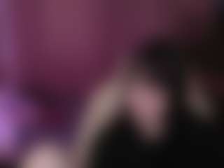 Live cam show with AlmaClark - BBW on camwithhim.com