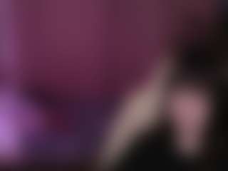 Live cam show with AlmaClark - New Brown Eyes on Mixed Magazine Live