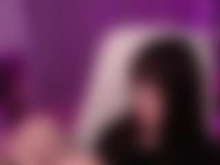Live cam show with AlmaClark - Spanks on madthumbs