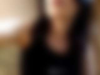 Live cam show with BaoZecchini - Average on Milfs Live