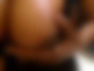 BustyEbonyMilf's Live Sex Cam Show