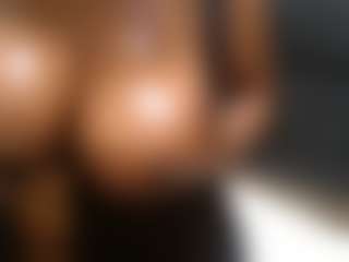 BustyEbonyMilf's Live Sex Cam Show