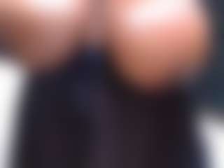 BustyEbonyMilf's Live Sex Cam Show