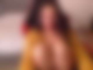 Live cam show with CherrySummers - Oil on Camsoda