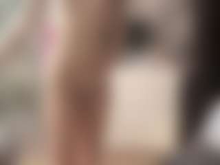 Live cam show with DestinyLatourette - Camel Toe on AdultVida.com