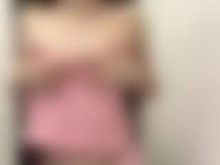 Live cam show with DestinyLatourette - Moaning on Camsoda