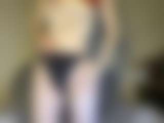 Live cam show with LucillaCerchia - Smoking on CamClone