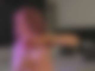 Live cam show with Lune - Handjob on Chatstar
