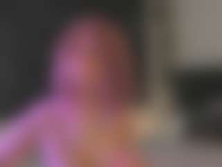 Live cam show with Lune - Shaved Pussy on Fling VIP Chat