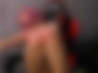 Live cam show with Lune - Natural on liverealitysex.com