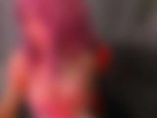 Live cam show with Lune - Striptease on Chatstar