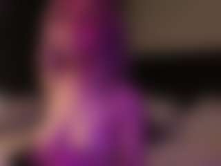 Live cam show with Lune - Green Eyes on Camsoda