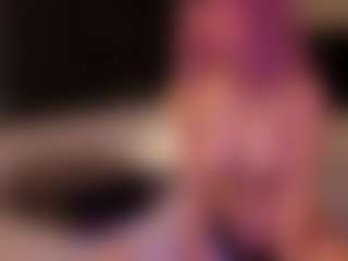 Live cam show with Lune - Strip on Camsoda