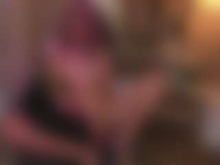 Live cam show with Lune - Dirty on friskycurves.com