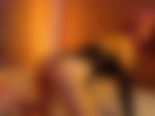 Live cam show with Lune - Ass Bouncing on Camming Site