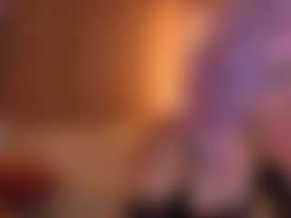 Live cam show with Lune - Moaning on Camsoda
