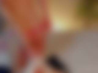 Live cam show with Lune - Ass Bouncing on StripNow