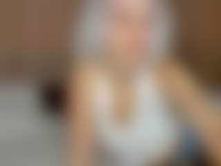 Live cam show with MonroSugar - Blonde Hair on Camming Site