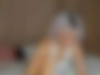 Live cam show with MonroSugar - New Young Adult on Mixed Magazine Live