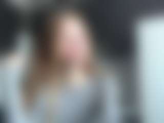 Grace MILF webcam performer live streaming