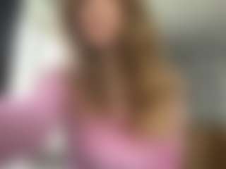 Grace MILF webcam performer live streaming