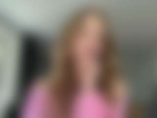 Grace MILF webcam performer live streaming
