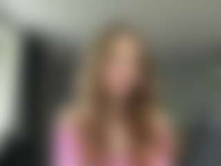 Grace MILF webcam performer live streaming