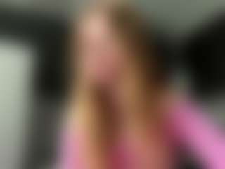 Grace MILF webcam performer live streaming