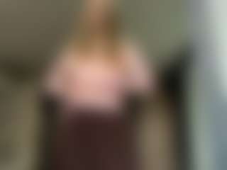 Live cam show with Grace - Skinny MILF on fapnchat