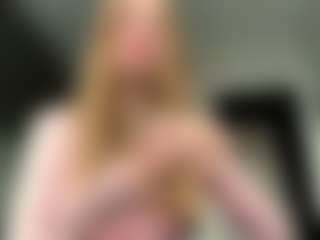Live cam show with Grace - Petite MILF on sexylive.show