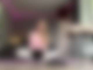 Live cam show with Grace - Blonde Hair MILF on CSO-WL