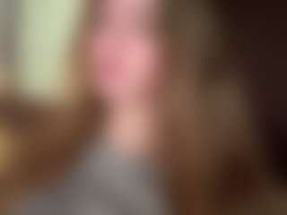 Grace MILF webcam performer live streaming