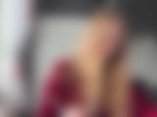 Live cam show with Grace - Blonde Hair Petite on Camsoda