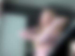 Live cam show with Grace - Trimmed Granny on CamwithHer