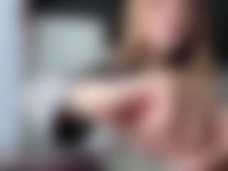Live cam show with Grace - Granny MILF on Dolls Live