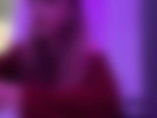 Grace MILF webcam performer live streaming