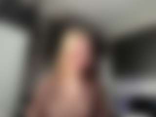 Live cam show with Grace - Granny Petite on TeamSkeetLive