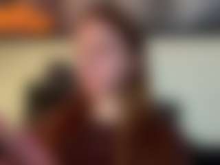 Grace MILF webcam performer live streaming