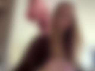 Grace MILF webcam performer live streaming