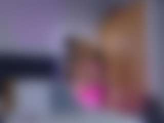 Live cam show with AllieCollins - Huge on xDating