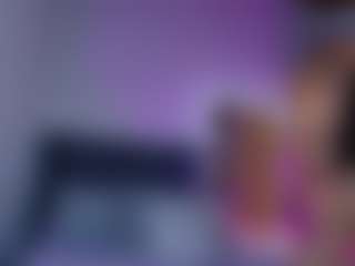Live cam show with AllieCollins - Latina on CamSodaAdn