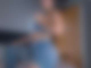 Live cam show with AllieCollins - Green Eyes on Soda Cam