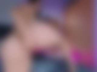 Live cam show with AllieCollins - Fingering Latina on Dolls Live