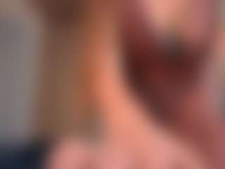Live cam show with ArianaCastillo1 - Skinny on sexylive.show